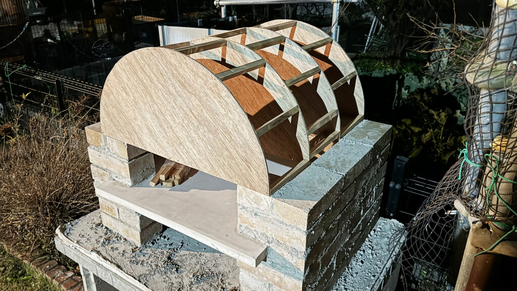 素人によるピザ窯づくり～アーチを組んでみる～