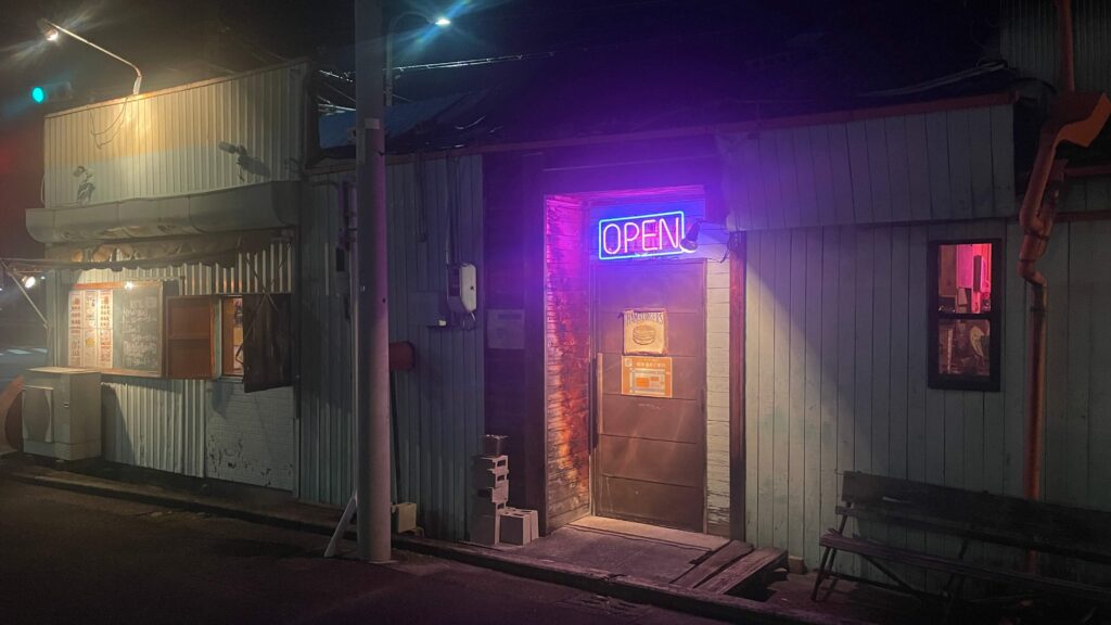 〈スタジオ立ち寄りグルメ〉アメリカンダイナー「ロッキンロビン」の絶品バーガー＠愛知県一宮市