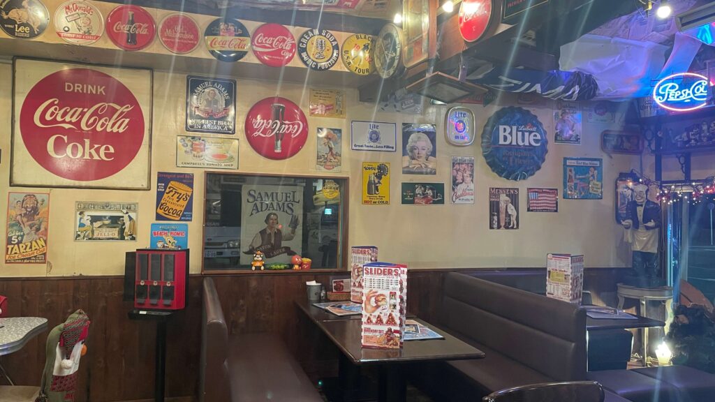 〈スタジオ立ち寄りグルメ〉アメリカンダイナー「ロッキンロビン」の絶品バーガー＠愛知県一宮市