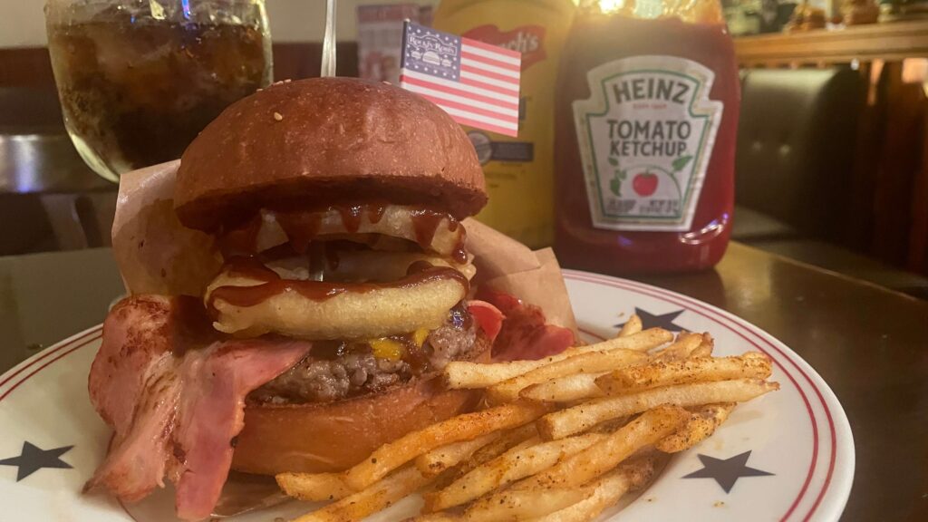 〈スタジオ立ち寄りグルメ〉アメリカンダイナー「ロッキンロビン」の絶品バーガー＠愛知県一宮市