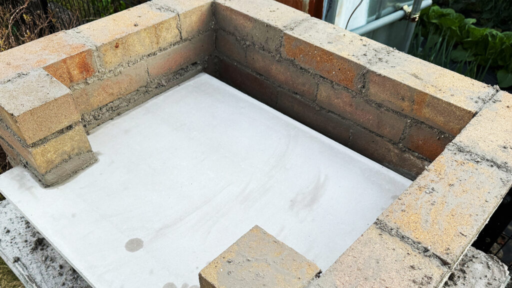 素人によるピザ窯づくり〜レンガとの格闘の末に〜