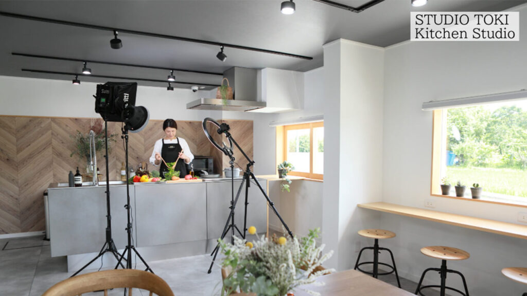 撮影するために自宅のキッチンをキレイに掃除するって面倒くさくないですか？キッチンスタジオを使ってみよう②