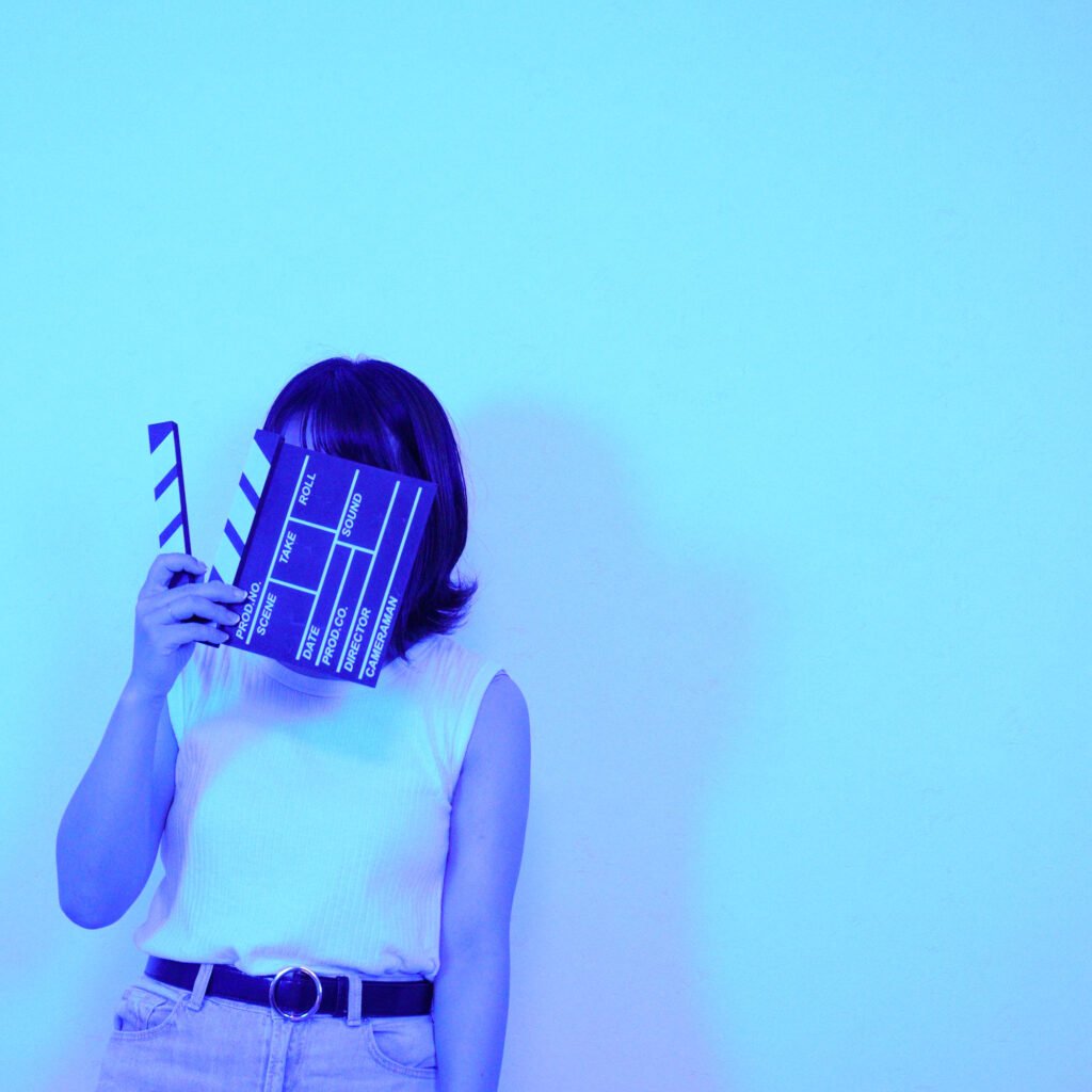 普通の照明だけじゃない！カラーライトであなたもモデルみたいになれます！