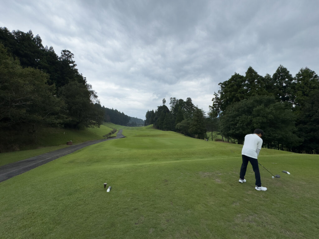 人生初のゴルフへ行ってきました!