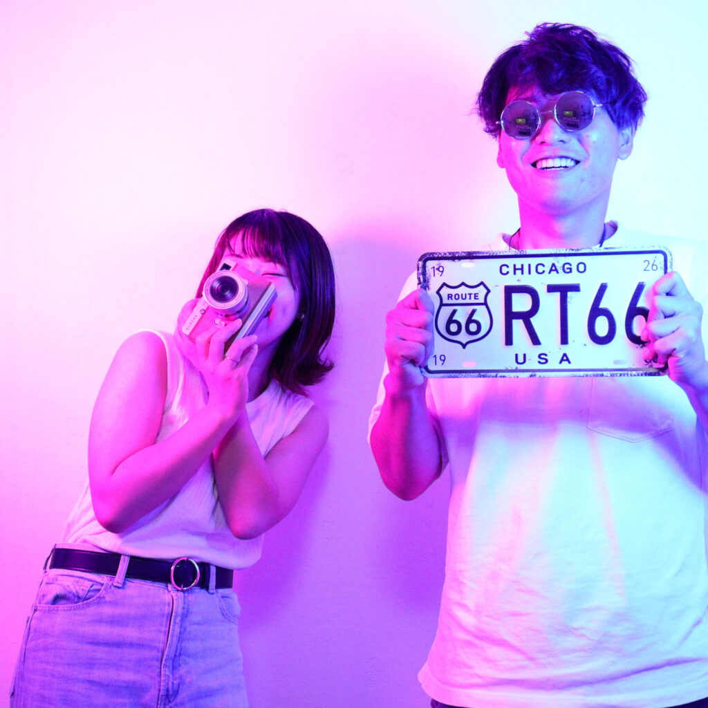 普通の照明だけじゃない！カラーライトであなたもモデルみたいになれます！