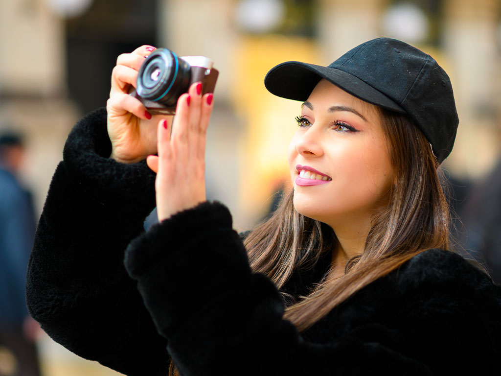 ミラーレス一眼とマイクロ一眼。２つのカメラはどう違うの？