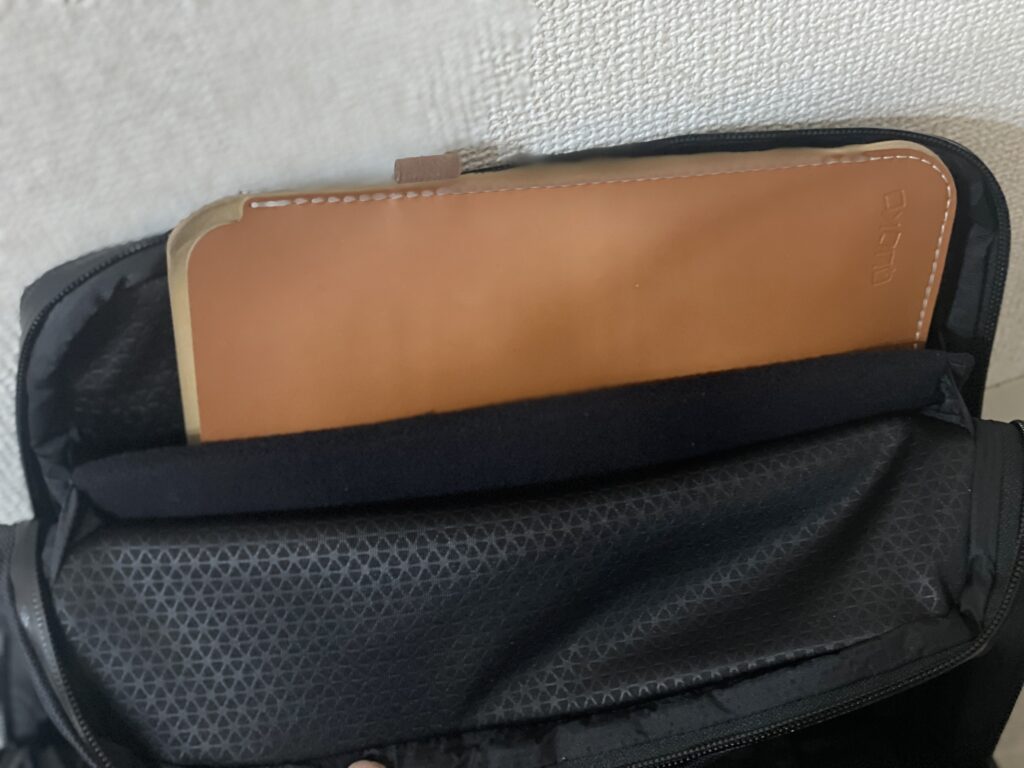 新しく仕事用リュックを買ったからみてほしい