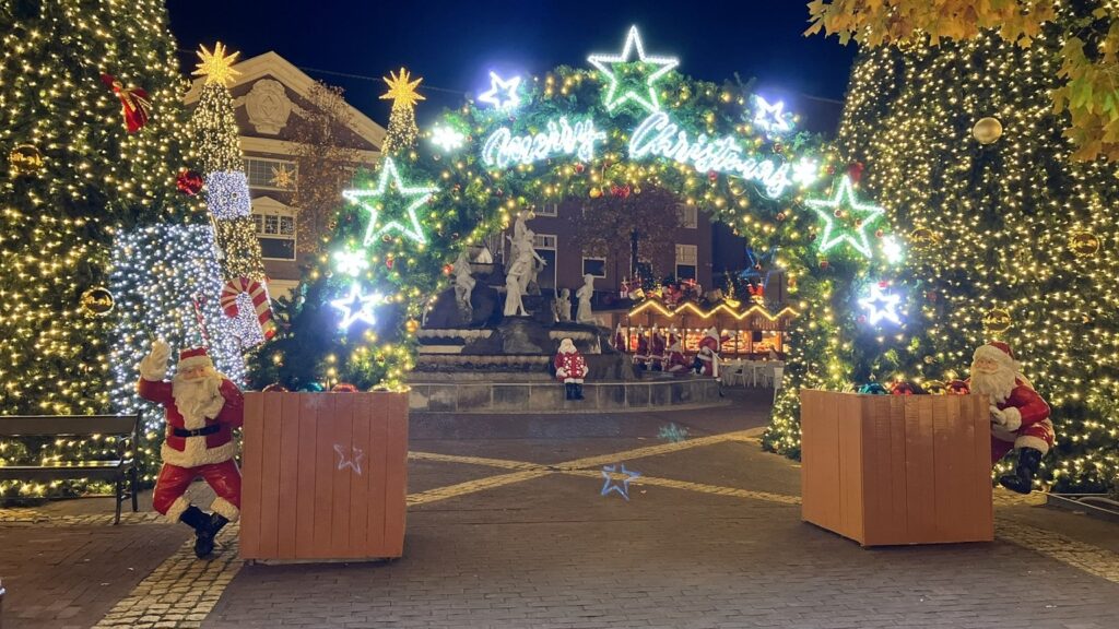 イルミのアルバム、開いてみた